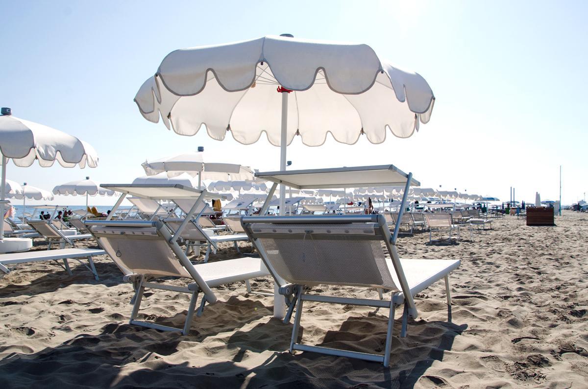 Residence Le Spiagge Rimini Exteriör bild